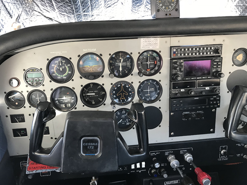 Photo of a Cessna 172 training airplane cockpit